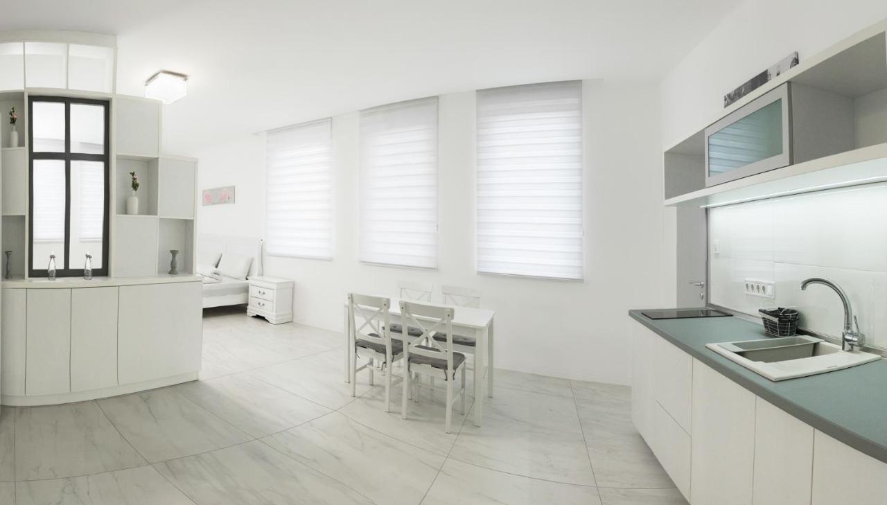 Corso Lux Apartman Gyula Exterior photo